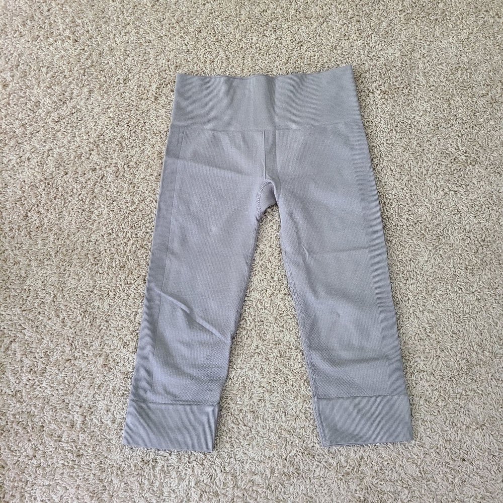 Lululemon cropped leggings size 4
